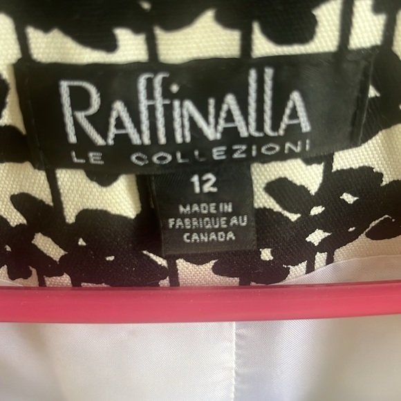 Ladies three-quarter sleeve, black and off-white blazer great condition - Picture 2 of 2